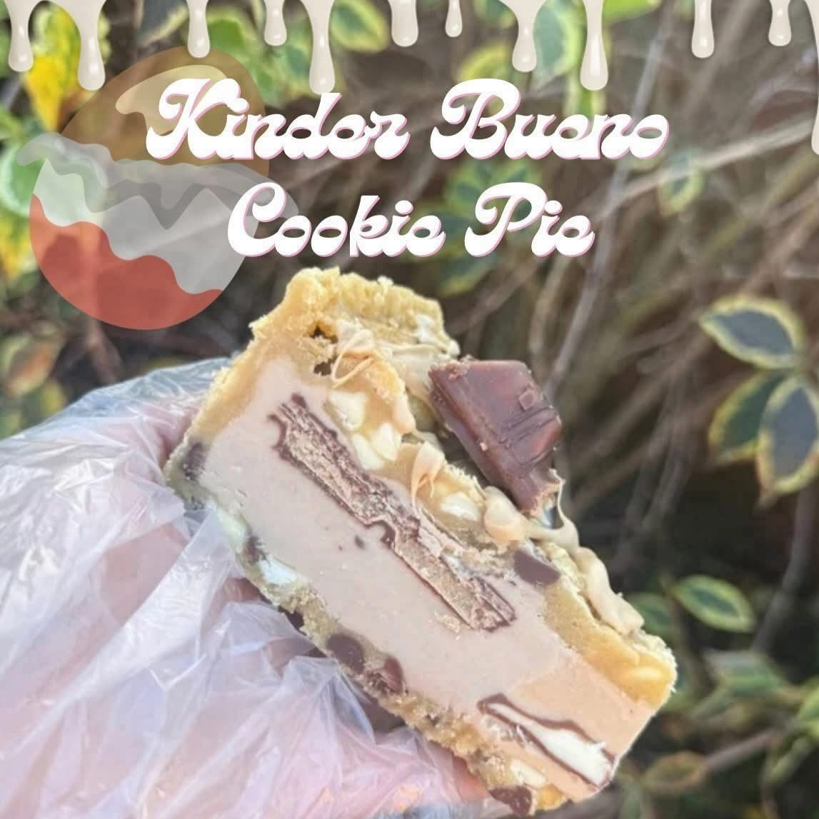 Kinder Bueno cookie pie